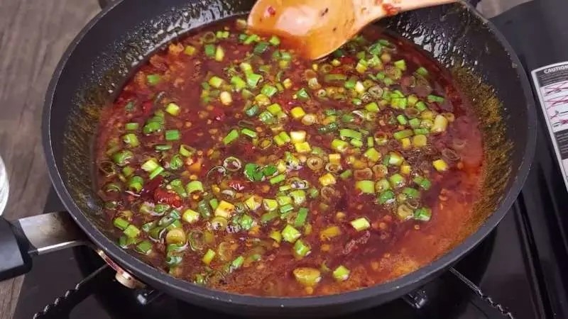 Công Thức Râu Mực Xào Cay Kiểu Thái: Chua Cay Hit Hà, Pha Sốt Bằng Vị Giác Chính Xác 2025 5 Công thức làm mực sốt Thái ngon tê tái, chua cay đậm đà