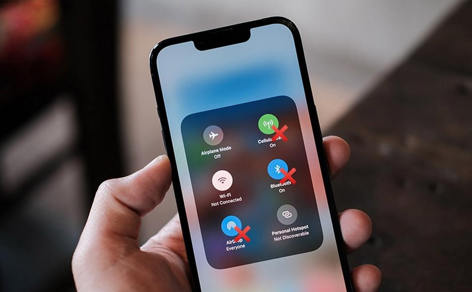 Quan sát nhiều tính năng trên điện thoại