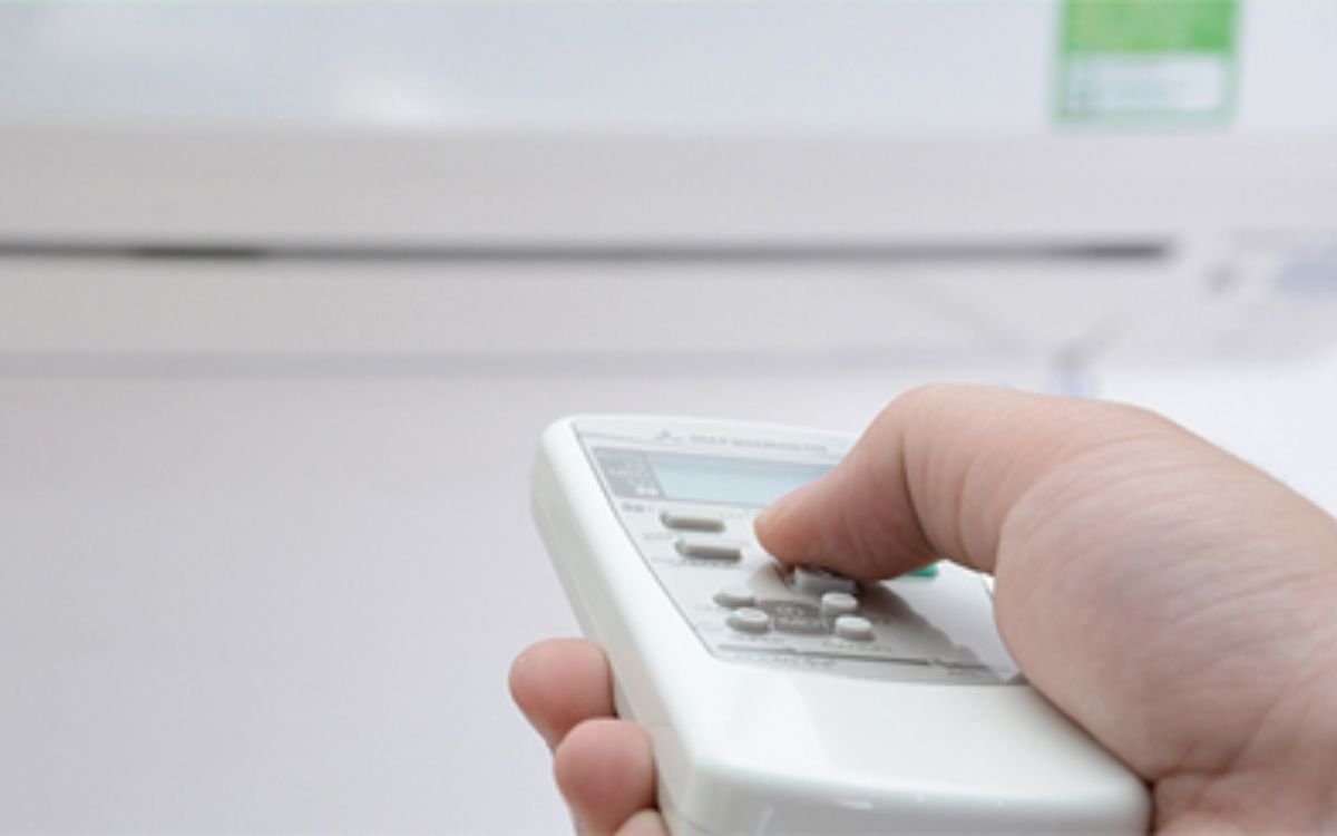 Thông tin ở phần màn hình hiển thị của điều khiển điều hoà Sharp