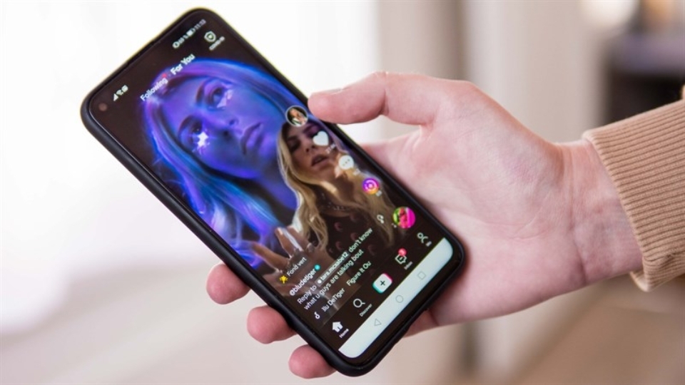 Reup video tiktok của đối thủ