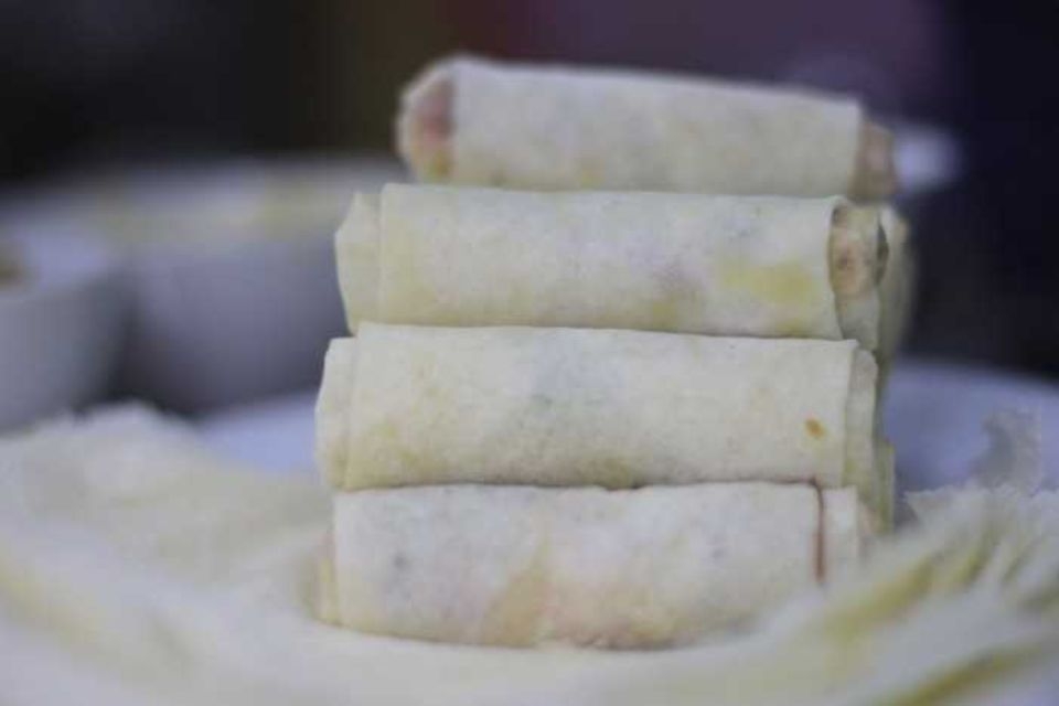 Giữ lạnh chả giò trước khi chiên