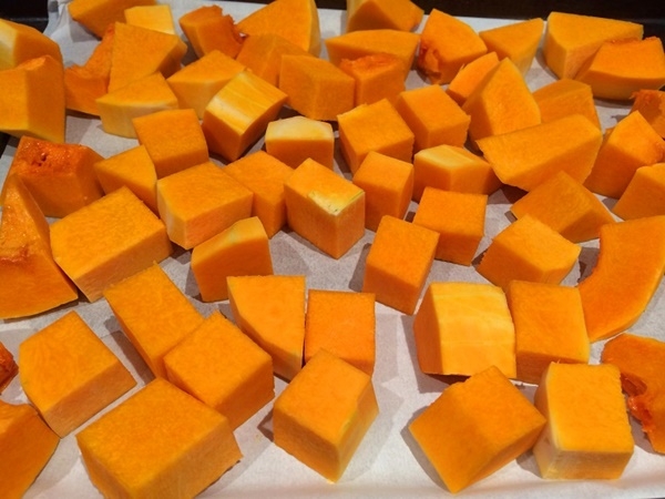 Cách luộc bí đỏ thơm ngon, đẹp mắt, đảm bảo dinh dưỡng cho cả nhà 2