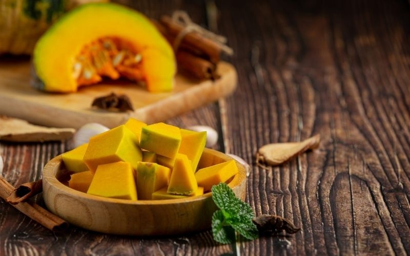 Cách luộc bí đỏ thơm ngon, đẹp mắt, đảm bảo dinh dưỡng cho cả nhà 5