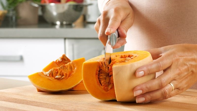 Cách luộc bí đỏ thơm ngon, đẹp mắt, đảm bảo dinh dưỡng cho cả nhà 7