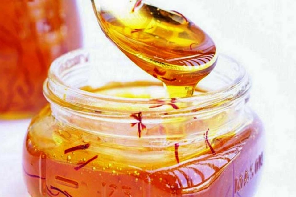 Saffron với mật ong hỗ trợ điều trị mất ngủ