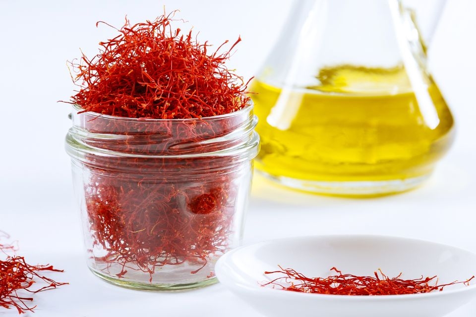 Cách ngâm saffron với mật ong