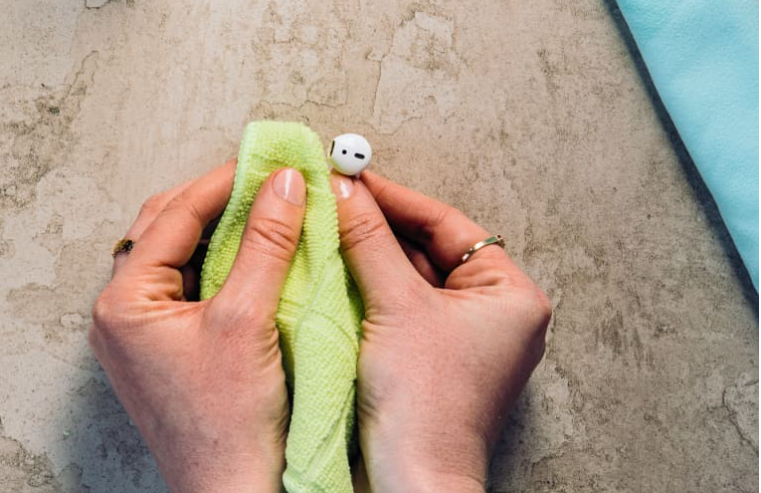 AirPods 2 có chống nước không? Cách xử lý đúng đắn khi AirPods 2 vô tình bị vô nước 4