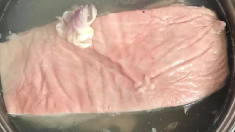 Cách làm thịt heo quay bán bánh mì 2