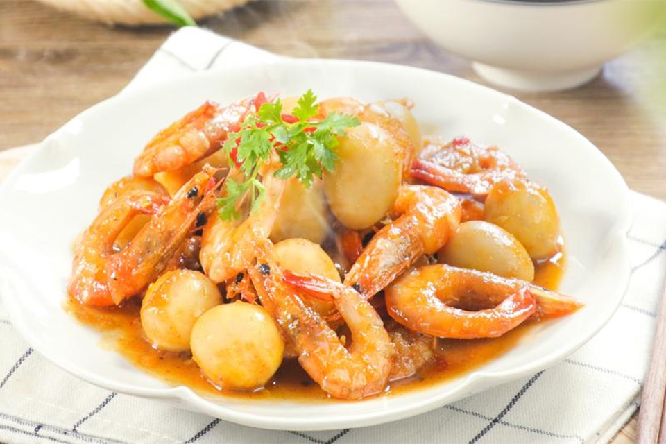 Cách làm trứng cút kho tôm