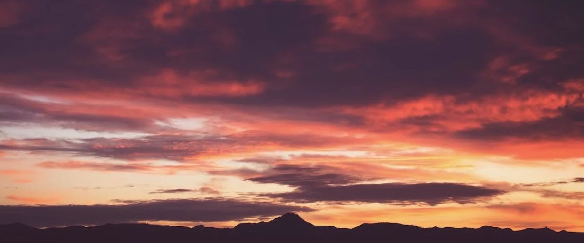 bình minh trên biển và núi