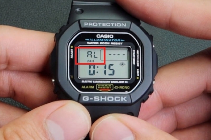 Nhấn nút C để chuyển sang chế độ báo thức