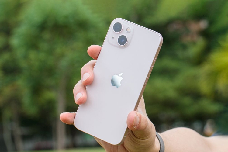 Điện thoại giảm giá Valentine 2024 -&nbsp;iPhone 13