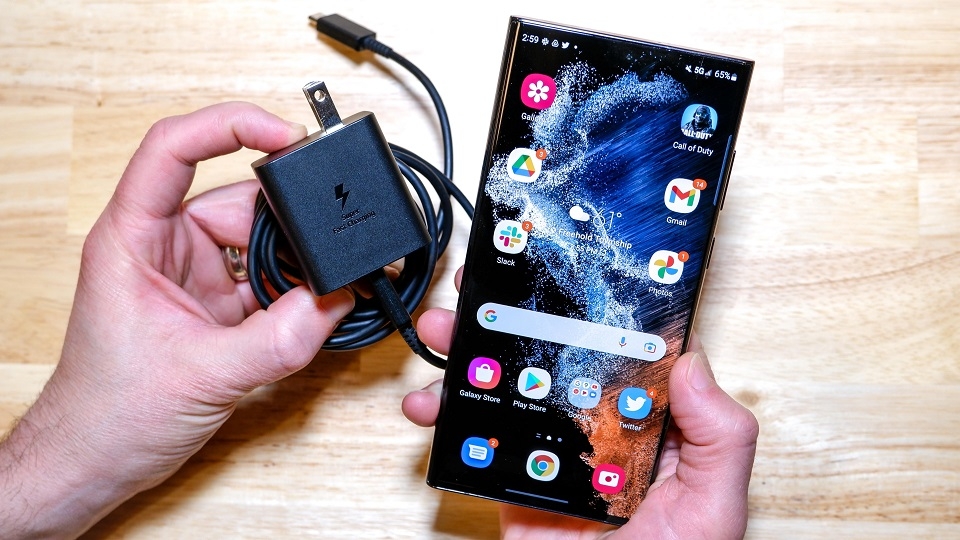 Samsung Galaxy S22 Ultra được trang bị công nghệ sạc nhanh tiên tiến