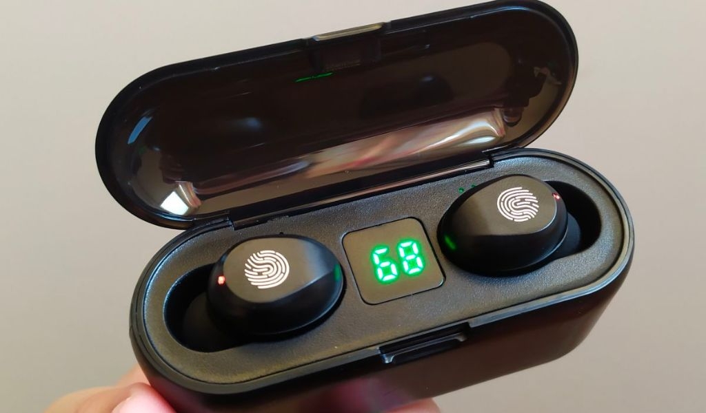 Hướng dẫn sạc tai nghe bluetooth đúng đảm bảo an toàn, kéo dài tuổi thọ pin 1