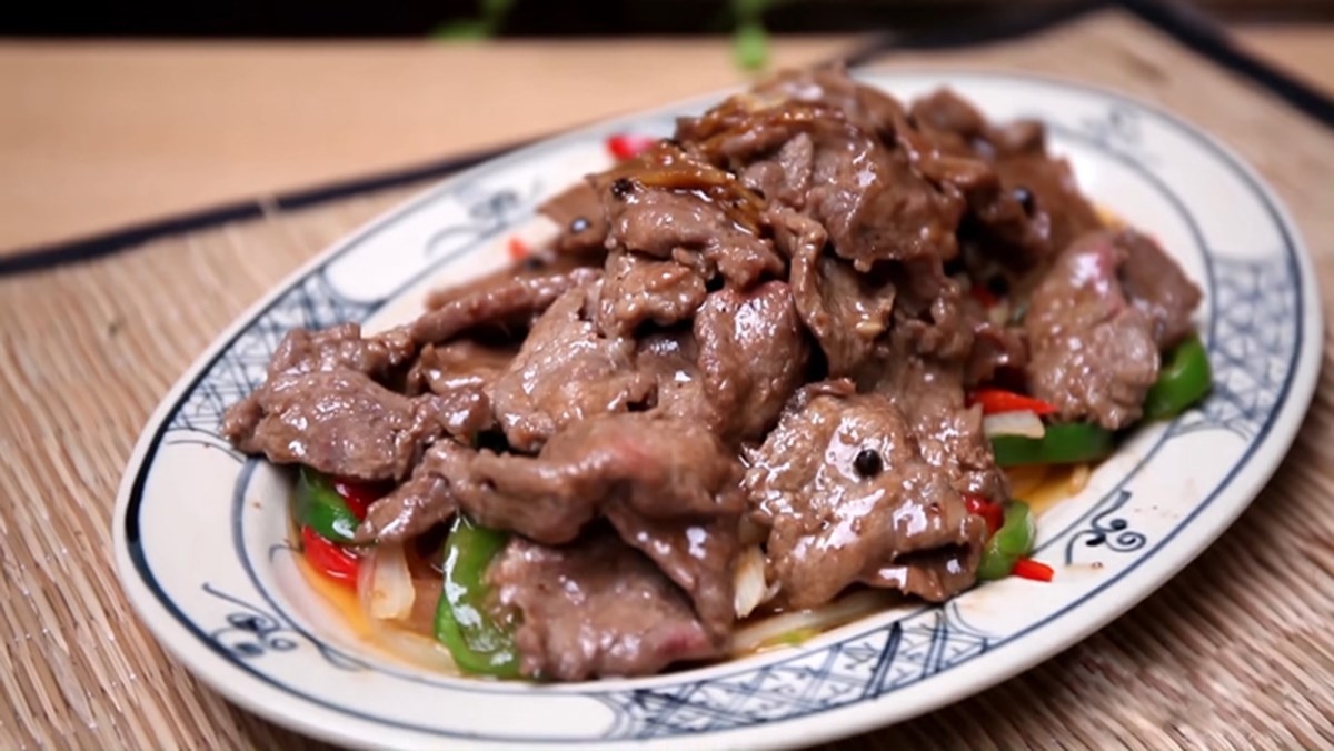Cách làm bò sốt tiêu đen bánh bao thơm ngon, hấp dẫn ngay tại nhà 3