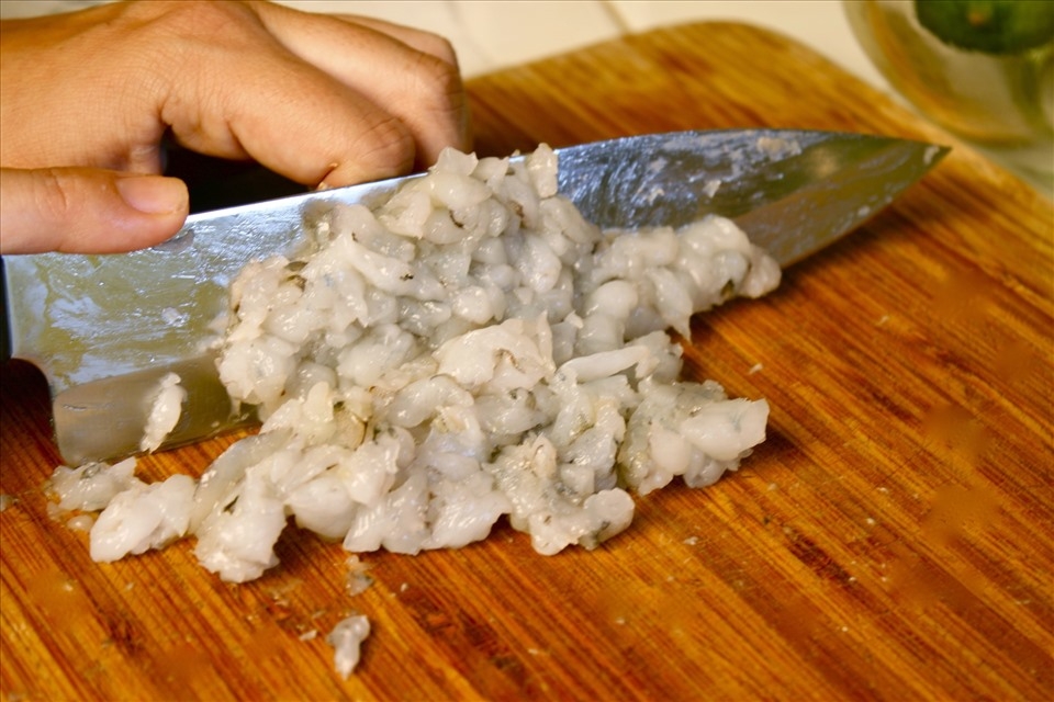 Băm thịt tôm