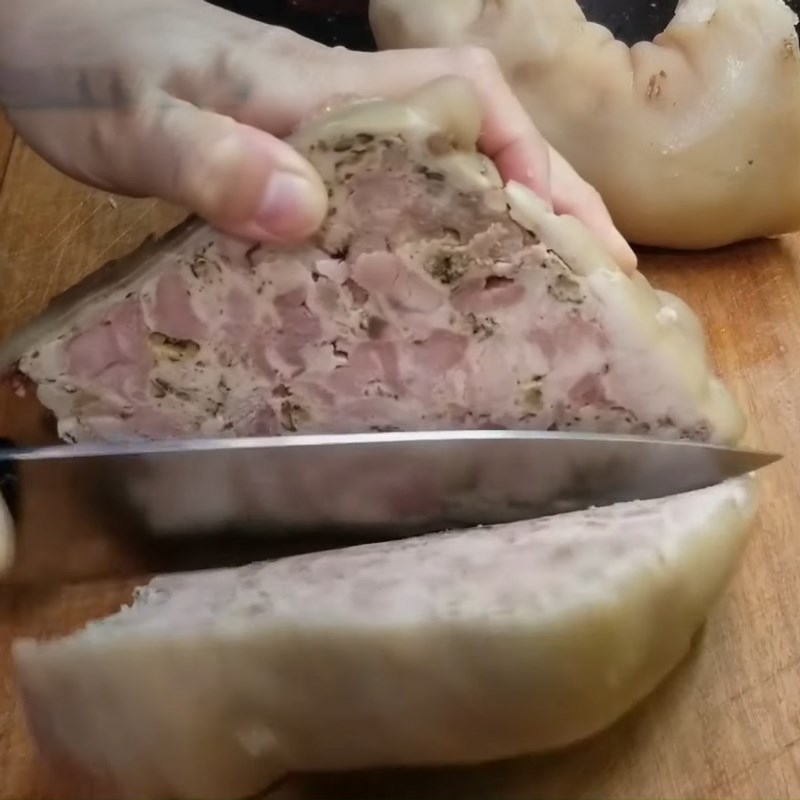 Thái lát mỏng chân giò