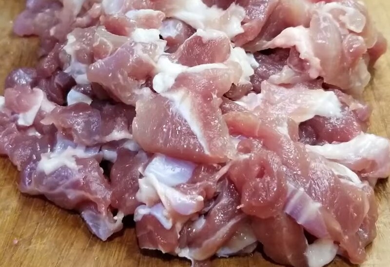 Lọc và cắt nhỏ thịt
