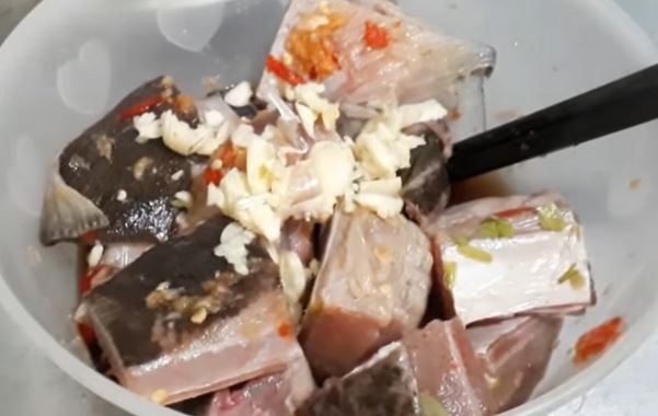 cá đuối nấu canh chua - Ảnh 17