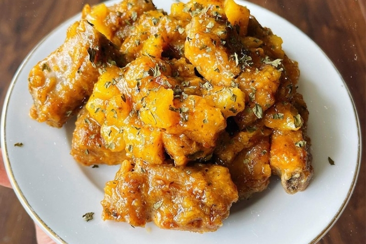 Thành phẩm sườn rim dứa