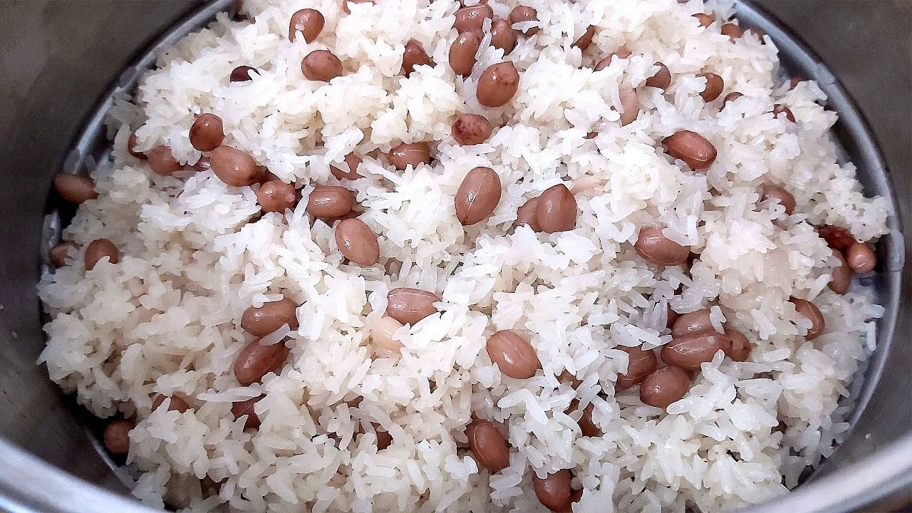 xôi đậu phộng hấp xửng