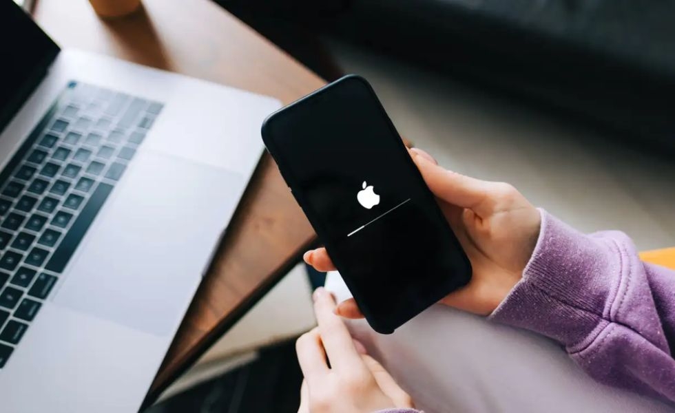 Khởi động lại iphone