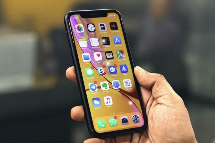 Nhận biết màn hình iPhone bị đốm đen xuất hiện