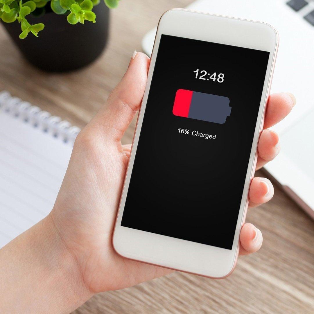 iPhone bị sập nguồn khi vẫn còn pin - ảnh 1