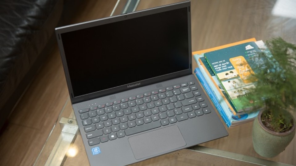 Laptop Masstel E140 N4120/4GB/128GB/Win10 Pro