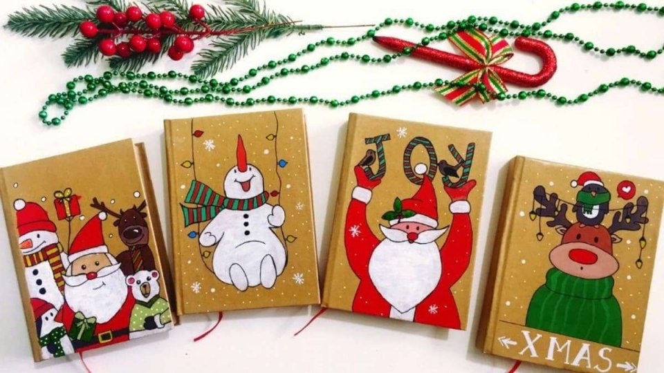 Sách là món quà mang tới niềm vui và sự hạnh phúc cho người nhận.