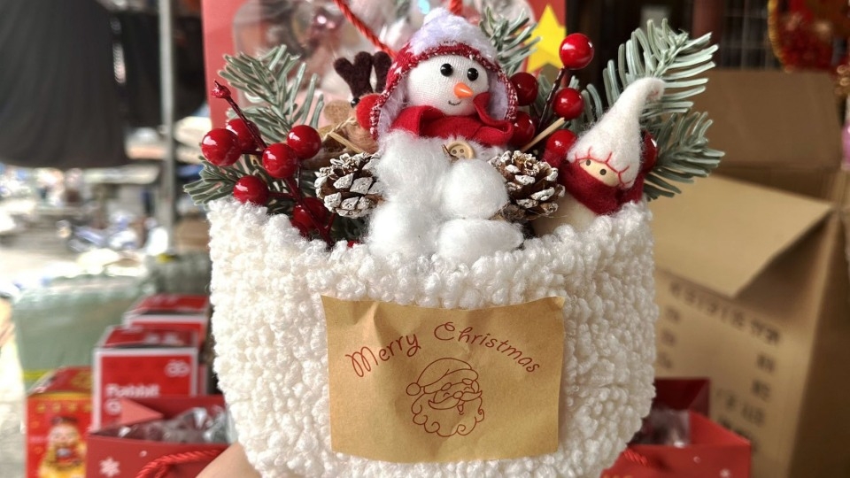 Bạn có thể tặng hoa sáp cho đồng nghiệp nam hay nữ đều được