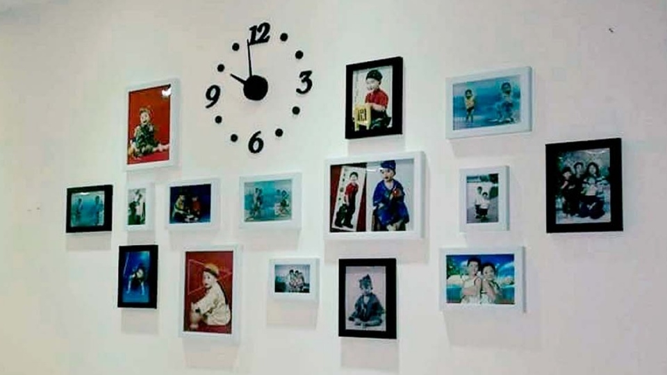 Bạn hãy tặng bộ khung ảnh treo tường cho đồng nghiệp là người yêu thích tranh ảnh