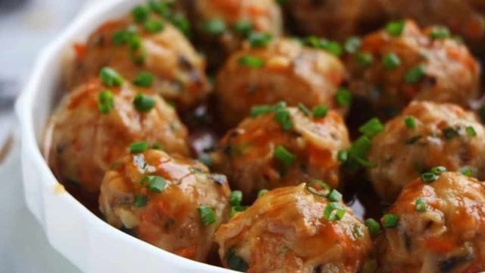Thịt viên rau củ sốt cà chua