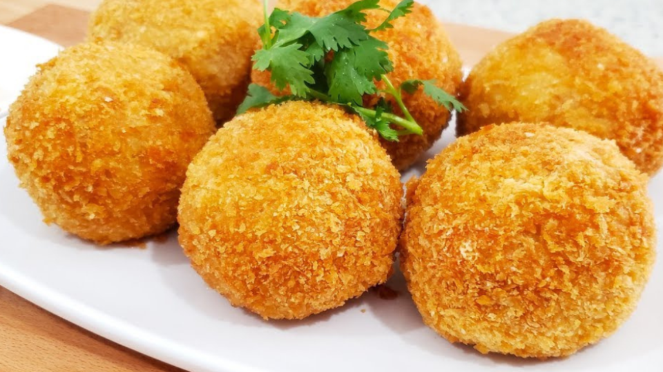 Thịt viên chiên bọc phô mai