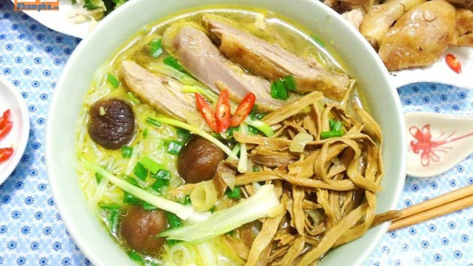 Bún măng gà thơm ngon