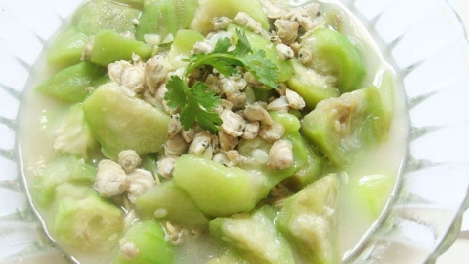 Hến xào mướp