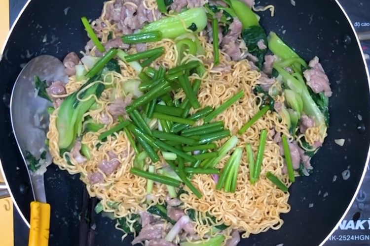 mì xào rau cải 10