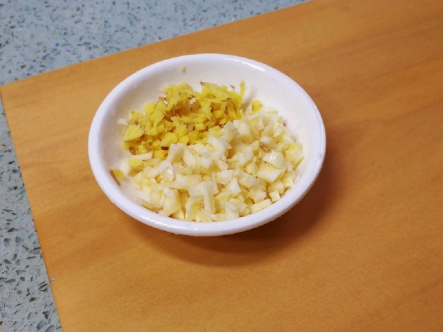 gà xào nấm hương (ảnh 4)
