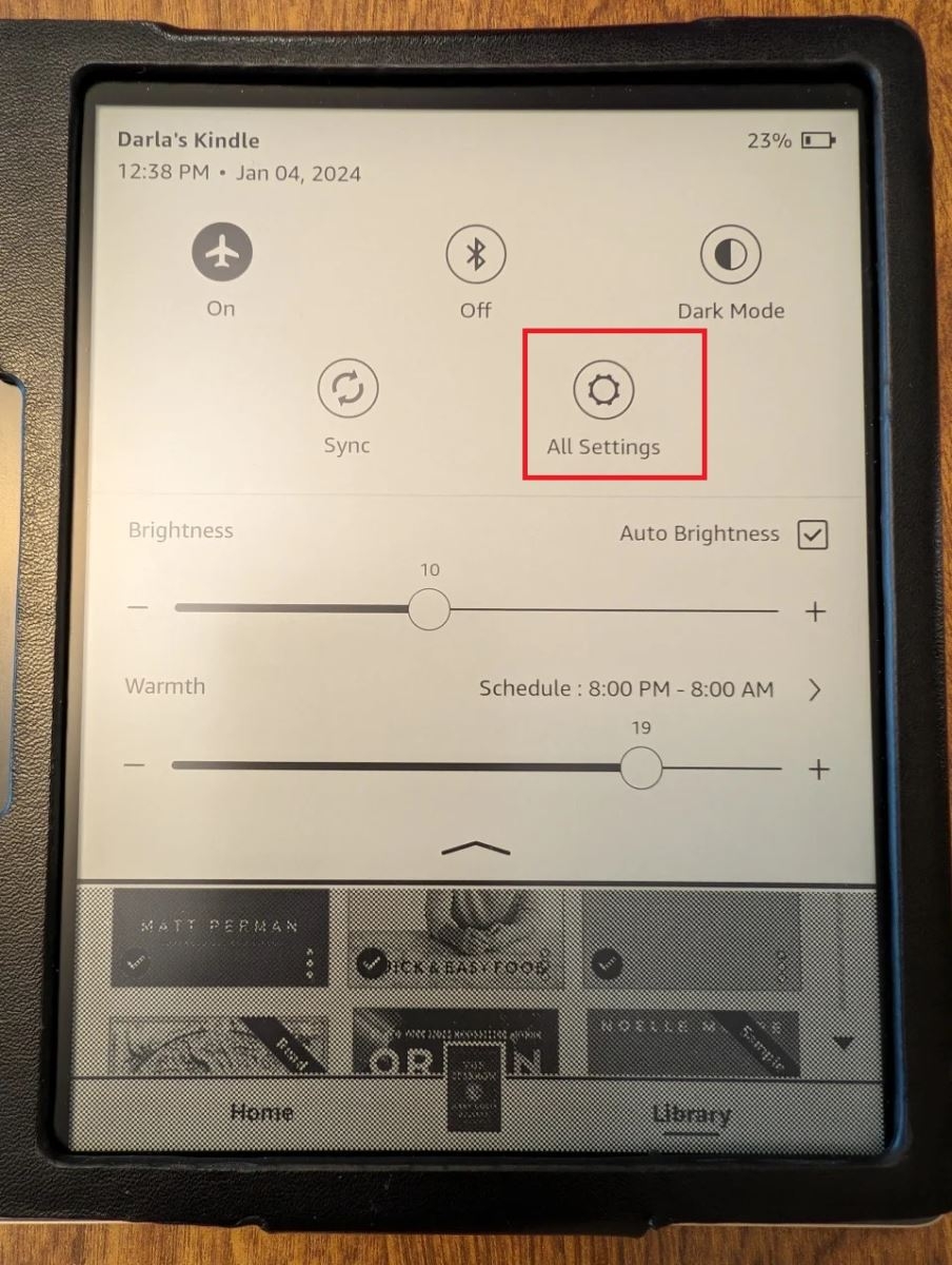 Bước 1: Kéo xuống từ phía trên màn hình của Kindle của bạn. Chọn All Settings.