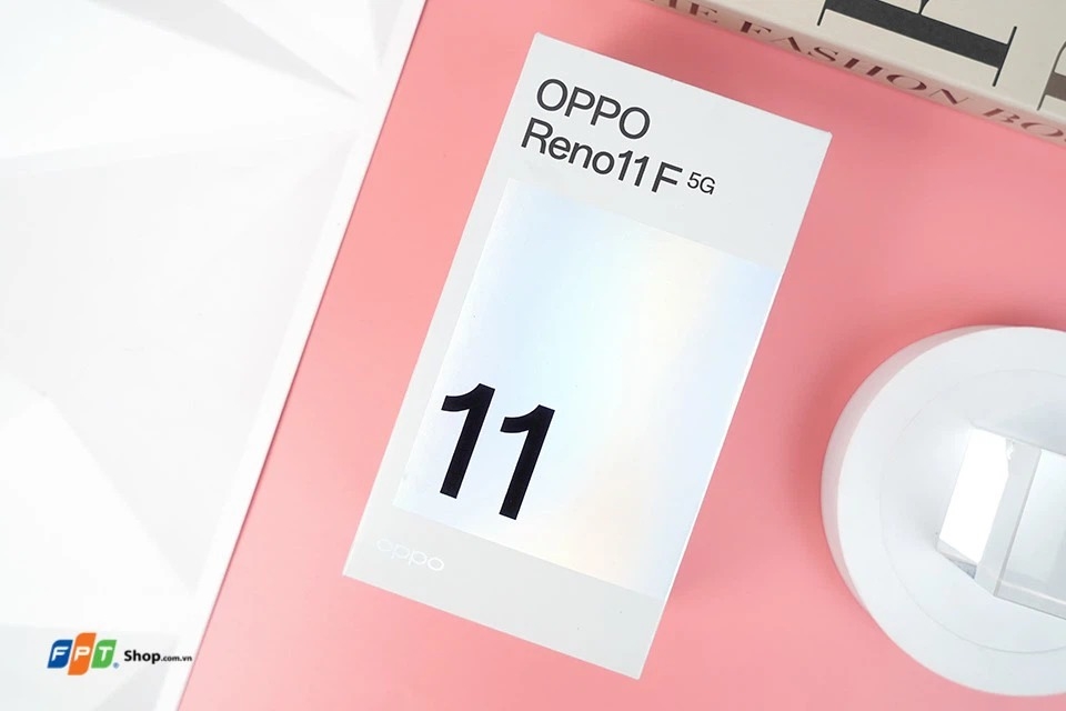 Trên tay OPPO Reno11 F (ảnh 2)