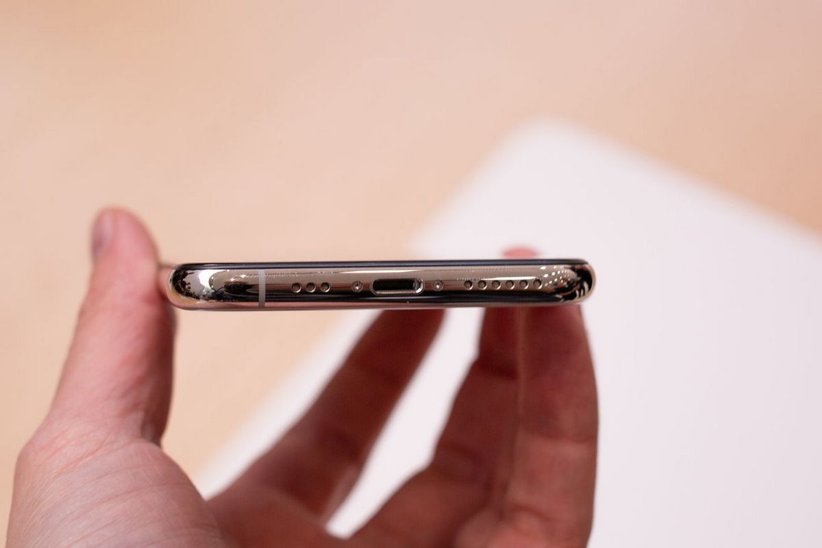 iPhone XS hỗ trợ sạc nhanh bao nhiêu W - hình 4