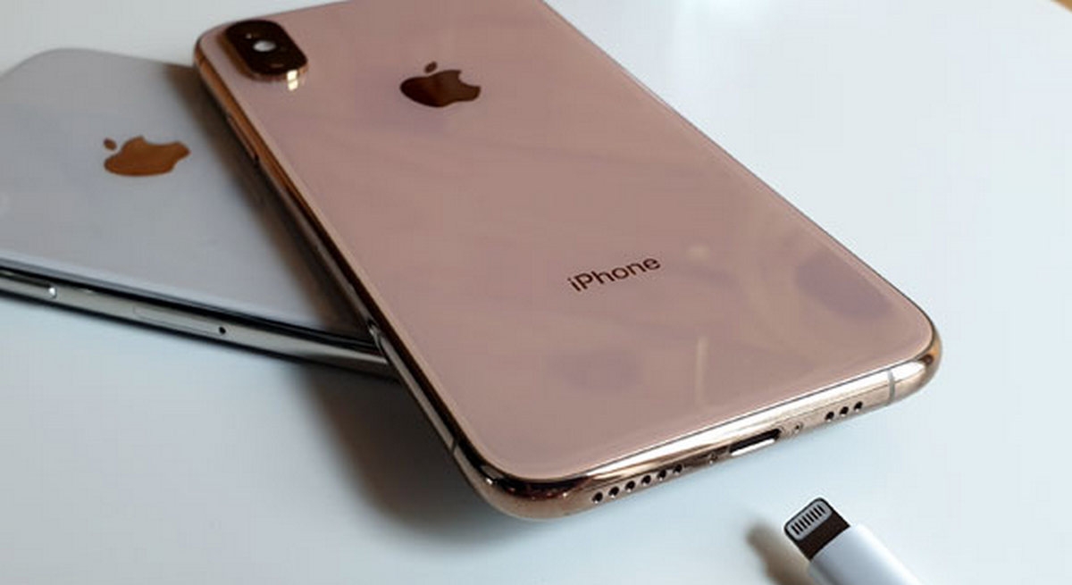 iPhone XS hỗ trợ sạc nhanh bao nhiêu W - hình 1