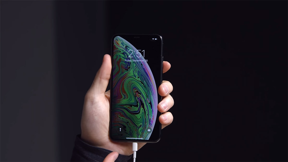 iPhone XS hỗ trợ sạc nhanh bao nhiêu W - hình 2