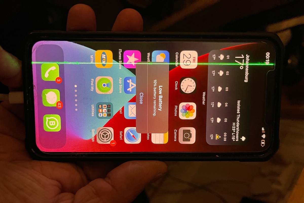 màn hình iPhone XS Max bị sọc xanh - hình 2