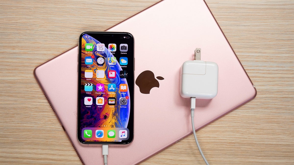 iPhone XS Max sạc nhanh bao nhiêu W - hình 2