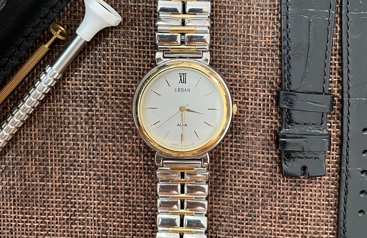 đồng hồ alba 05