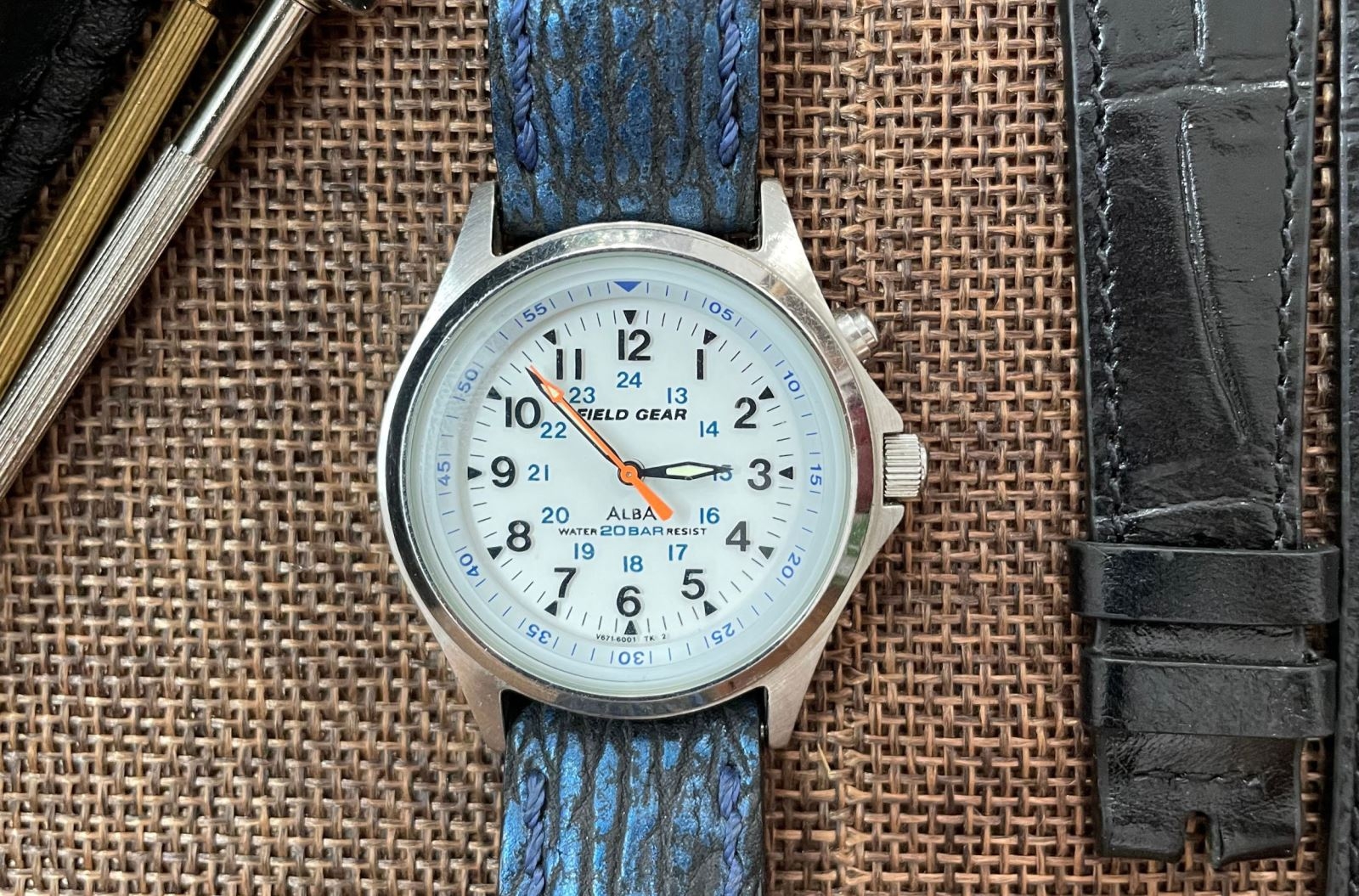 đồng hồ alba 06