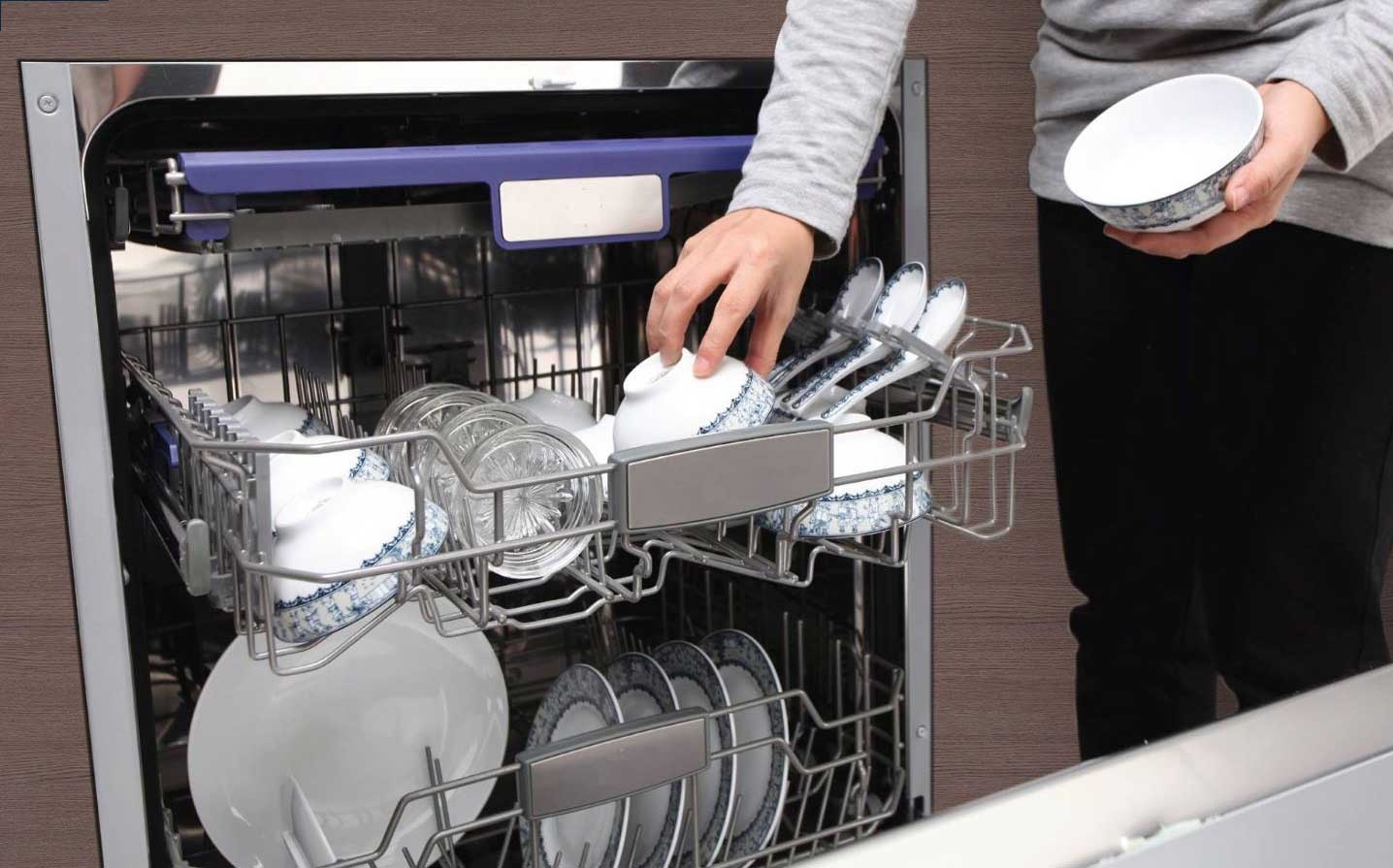 Nên sắp xếp bát đĩa hợp lý