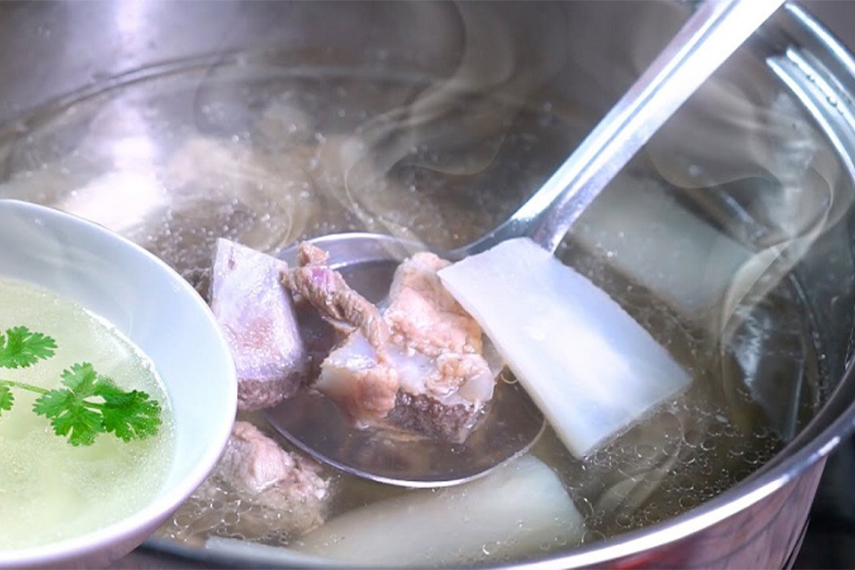 Bước 5: Làm nước lèo