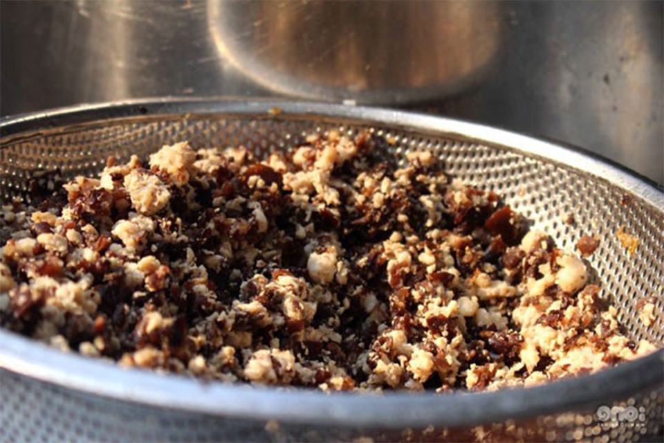 Bước 4: Xào nhân thịt